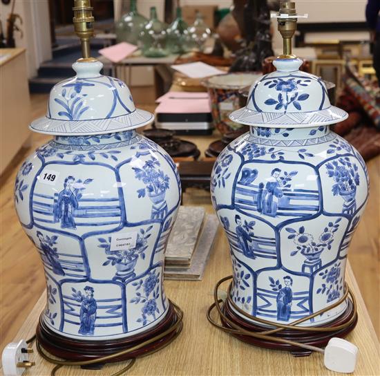 A pair of modern Chinese Kangxi style blue and white lamps height 56cm